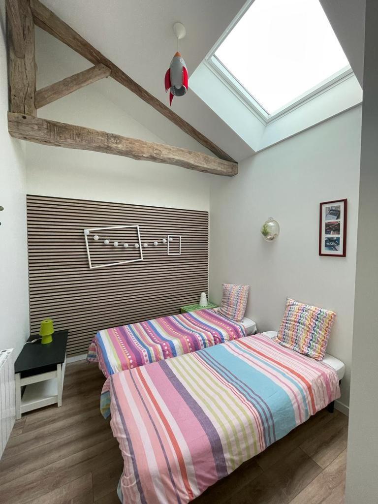 Gite De Charme - 3 Chambres, 5 Lits - De 4 A 7 Personnes Avanton Exterior photo