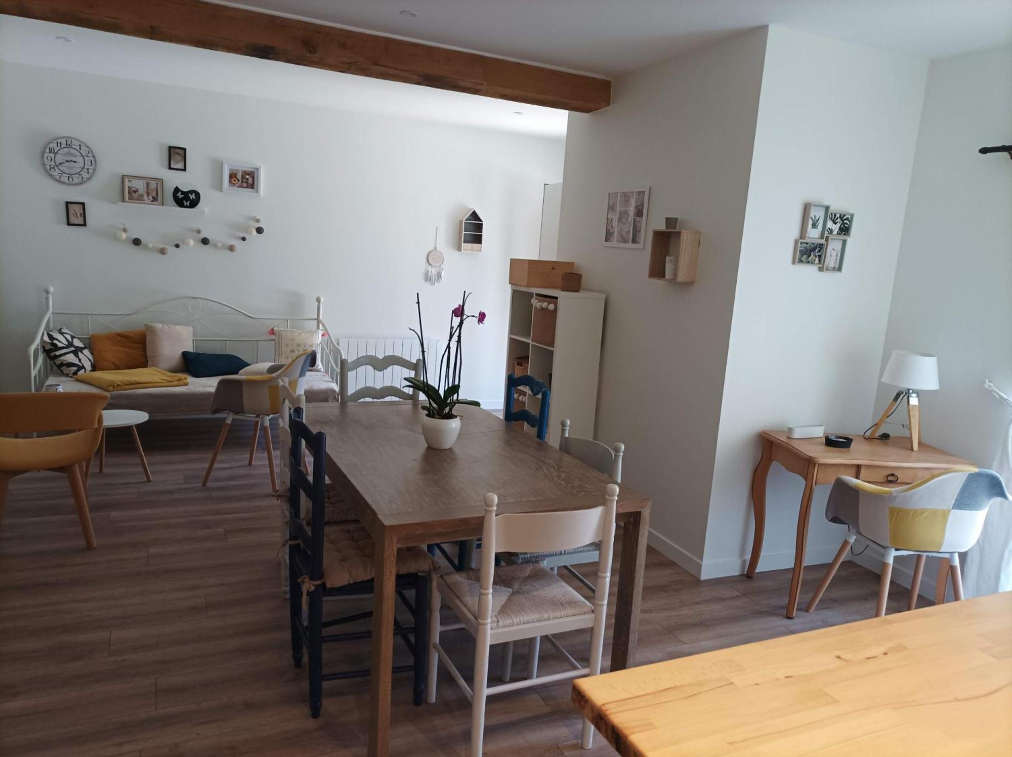 Gite De Charme - 3 Chambres, 5 Lits - De 4 A 7 Personnes Avanton Exterior photo